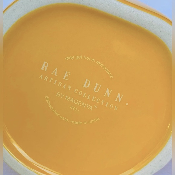 Rae Dunn Tropic Like It’s Hot Pineapple Lidded Mug - Picture 4 of 5